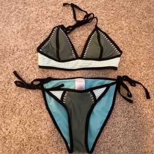 🌻Xhilaration Green Triangle Bikini